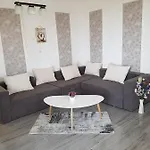 Frontal View By Twin Appartamento Mamaia