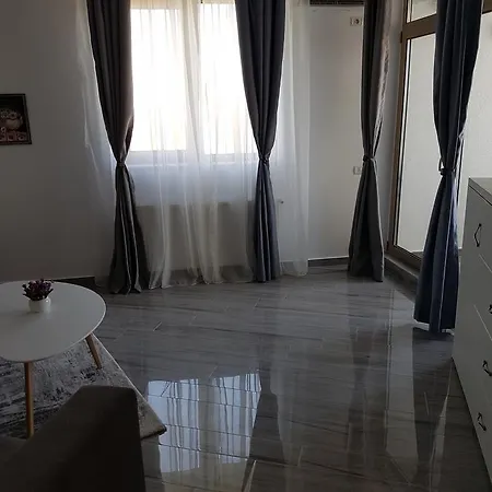 Frontal View By Twin Apartment *